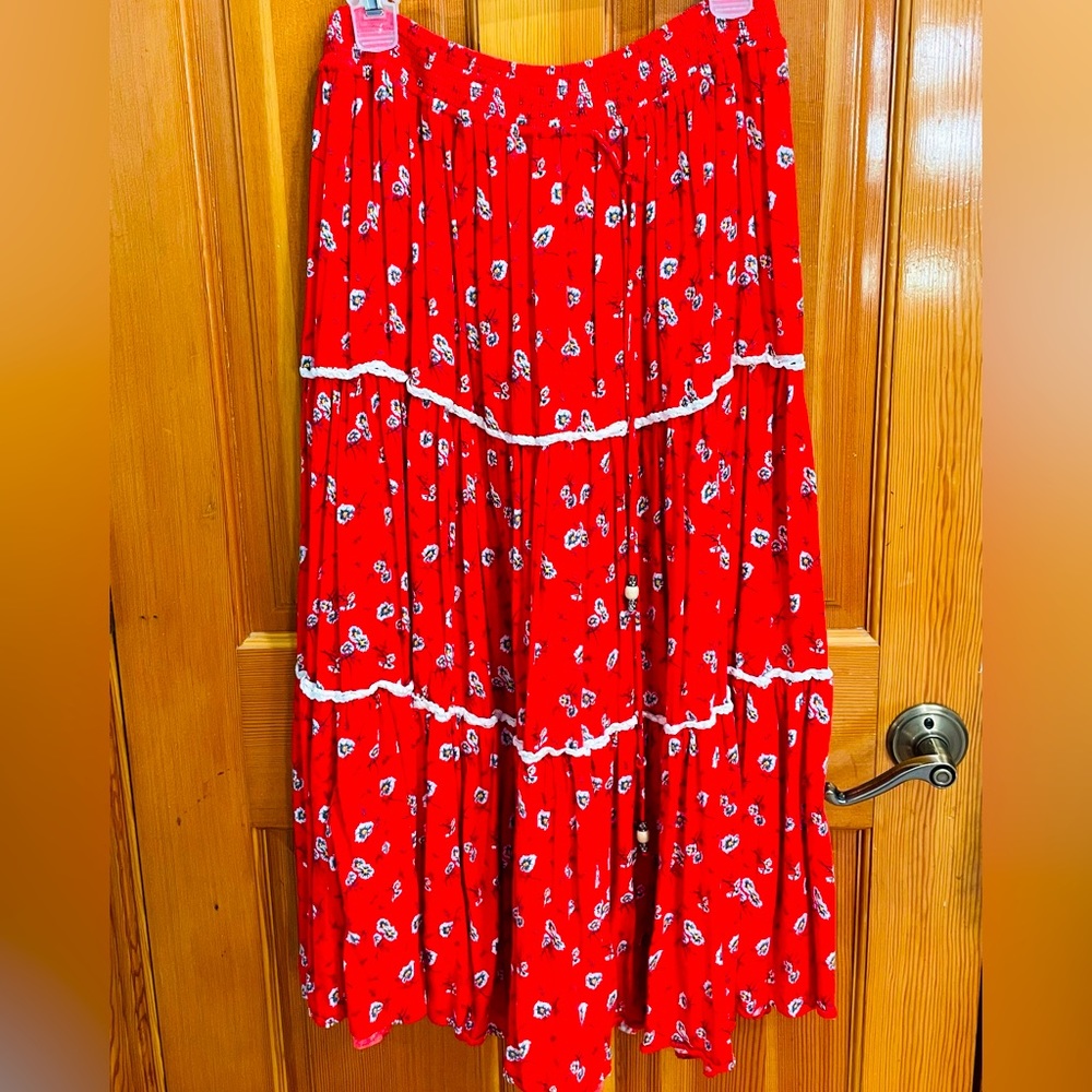 Mid length skirt with draw string waist.